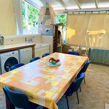 - La Vie Des Artistes Holiday home Torre Pali