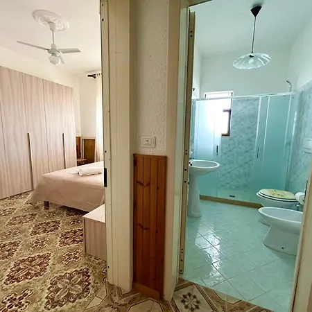 - La Vie Des Artistes Holiday home Torre Pali