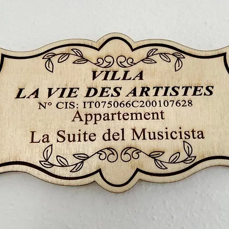 - La Vie Des Artistes Holiday home Torre Pali
