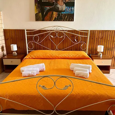 - La Vie Des Artistes Holiday home Torre Pali